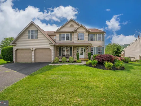 23 Lenape Dr, Morgantown, PA 19543