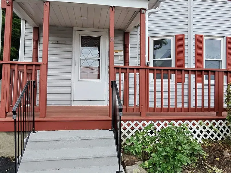 51 Summit St — Photo 28