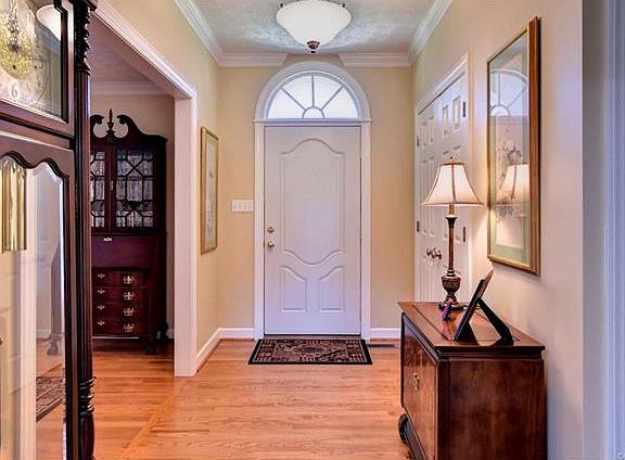 5th image of 2601 Meadow Lake Dr