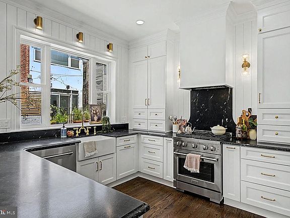3rd image of 2532 12th St NW