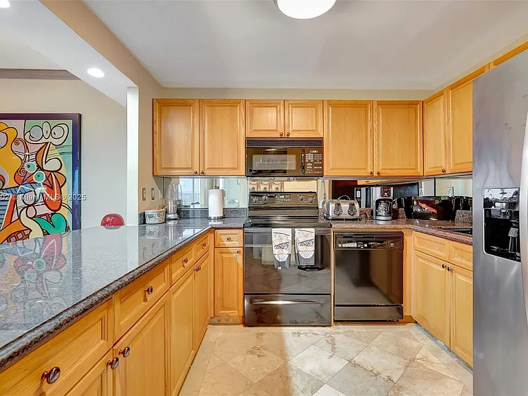 2301 Collins Ave #1206 — Photo 10