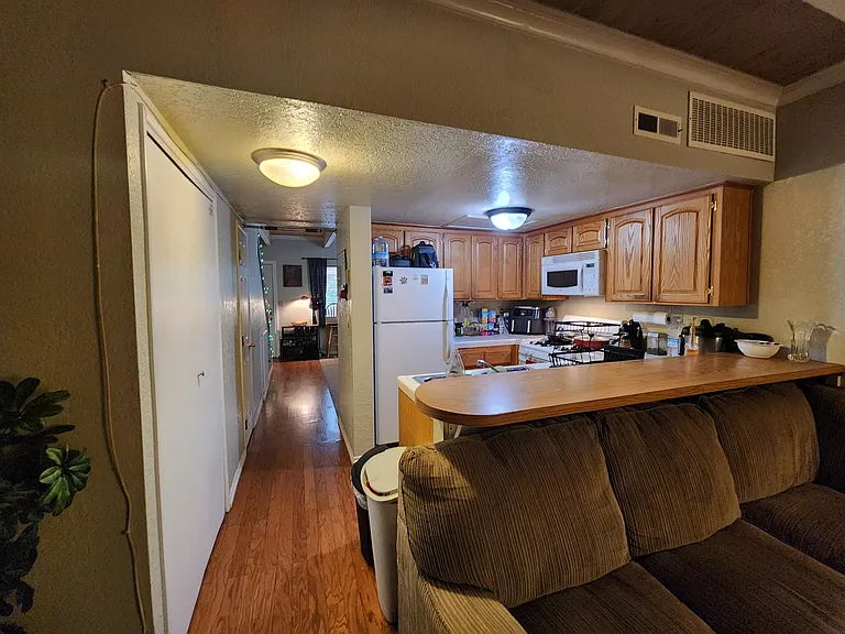 775 Summit Blvd #4 — Photo 7