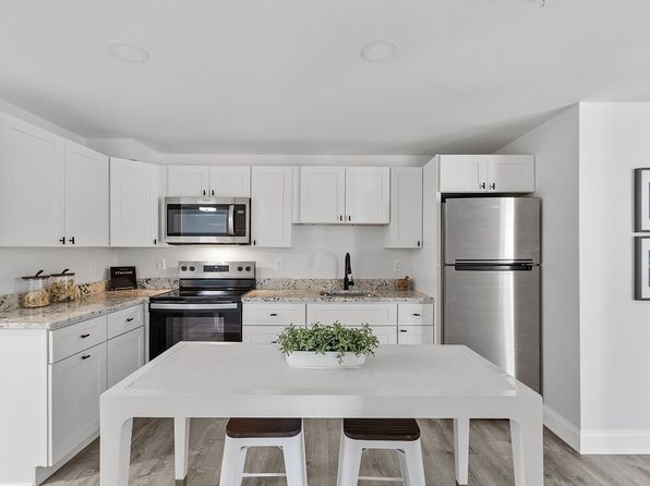 11 Main St APT 3