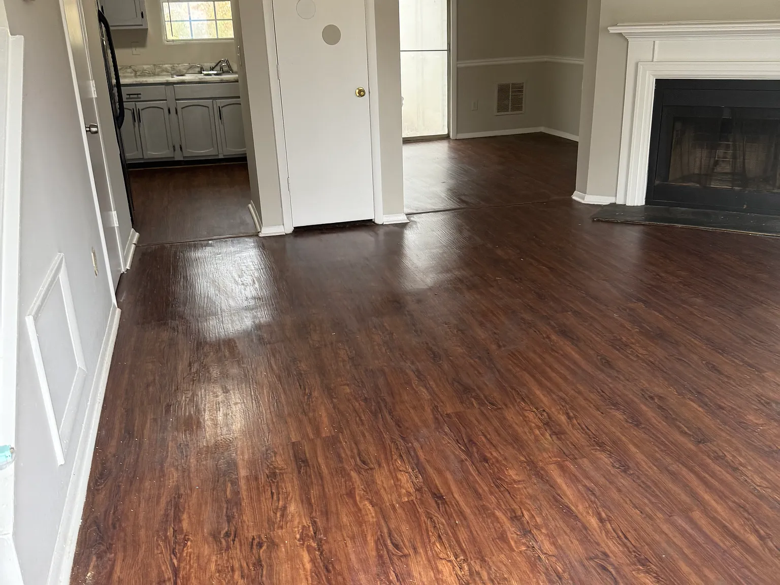 2 bed, 2.5 bath, 1400 sqft, $1,420 — Photo 2