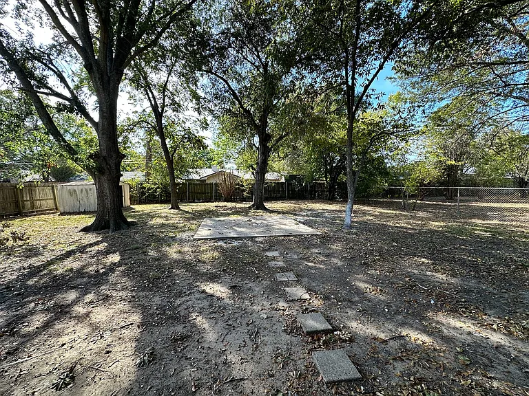 2509 Garden Dr — Photo 17