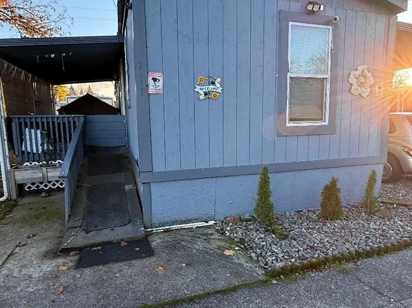 Athena Ln, Roseburg, OR 97470