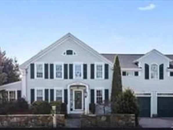 307 Slocum Rd, Dartmouth, MA 02747