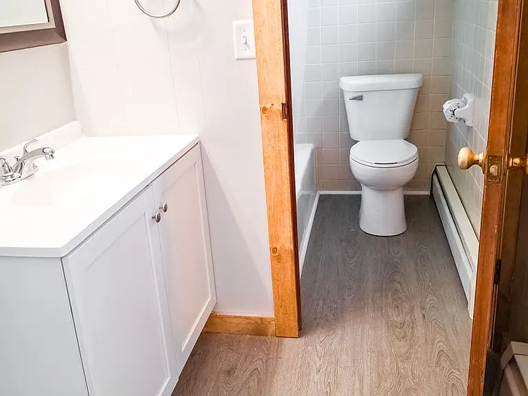 420 Edgewood Ave E — Photo 8