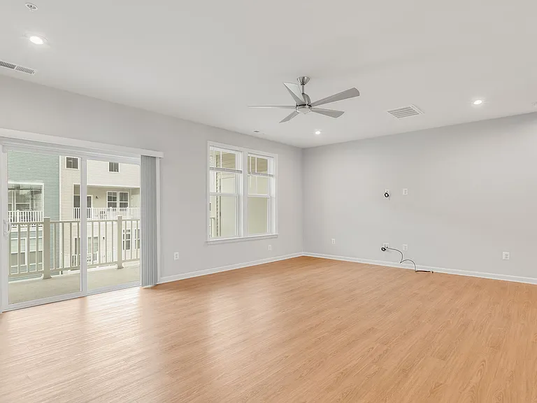 9229 Magellan Pkwy #B — Photo 10