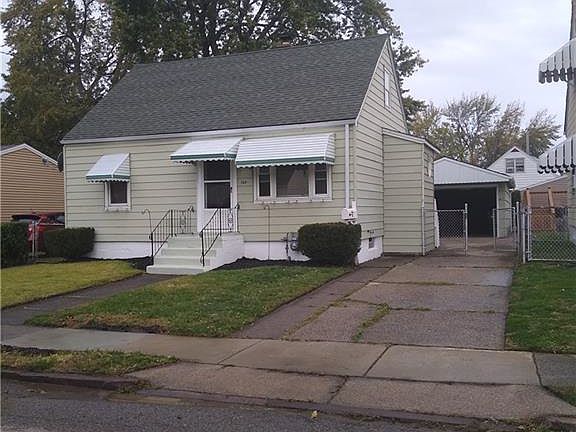 2nd image of 124 Norman Ave