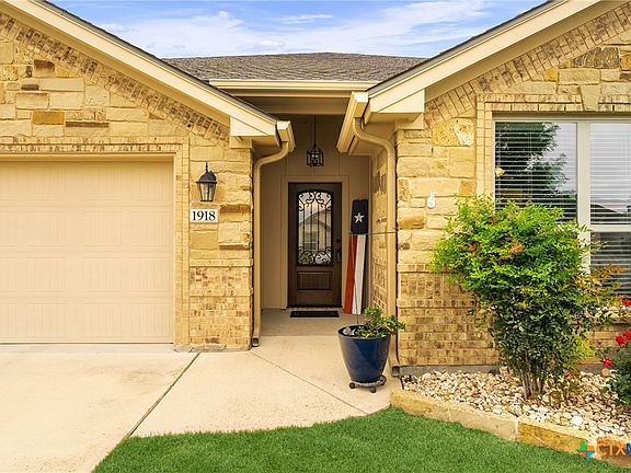 2nd image of 1918 Rustic Manor Dr