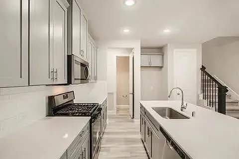 4552 Titus Cir — Photo 1