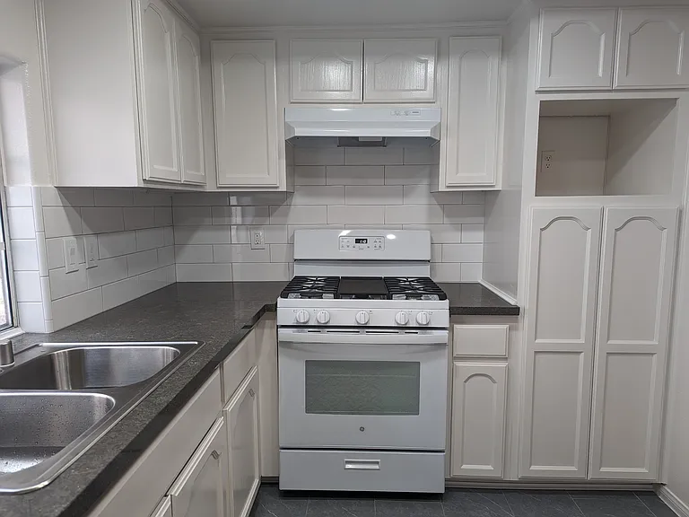 1722 Cedar St #J — Photo 13
