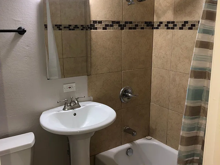 1725 Lansing St — Photo 22