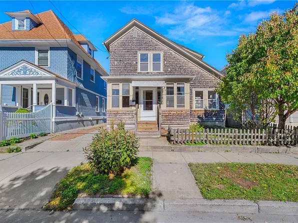 221 Massachusetts Ave, Providence, RI 02905