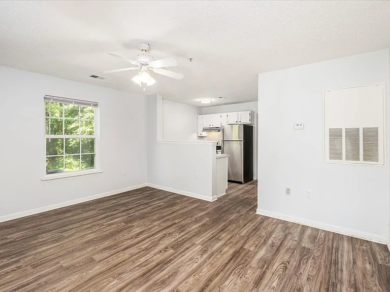 Meadowbrook Luxury Apartments — Photo 31