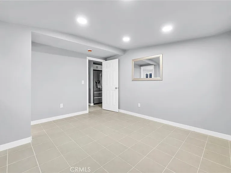 354 E Culver Ave — Photo 9