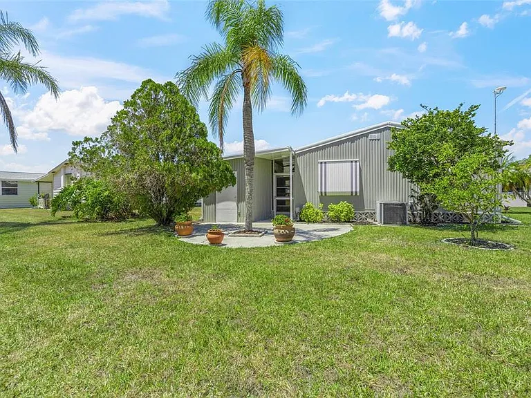 925 Iglesia Dr — Photo 22