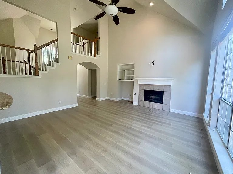8813 Arbor Creek Ln — Photo 2