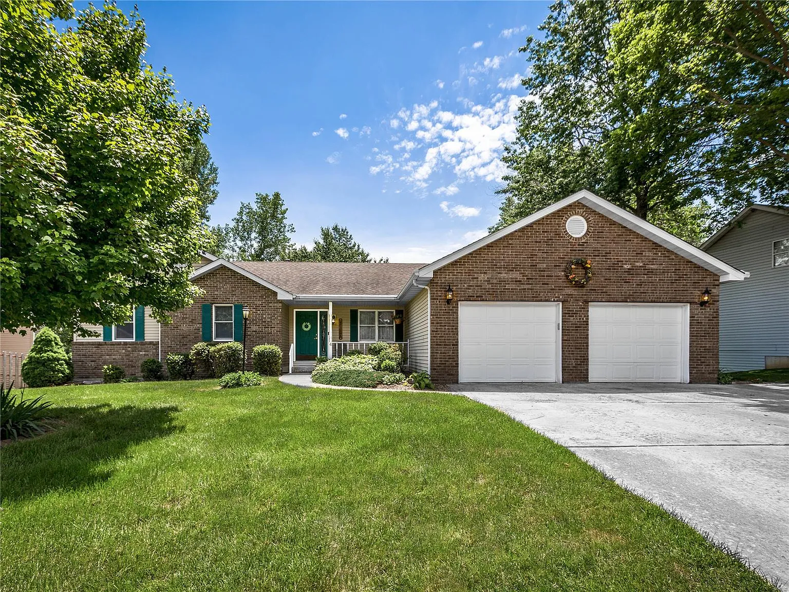 4 Martin Ct photo 1