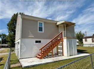 104 Graceland Cir, South Charleston, WV 25309