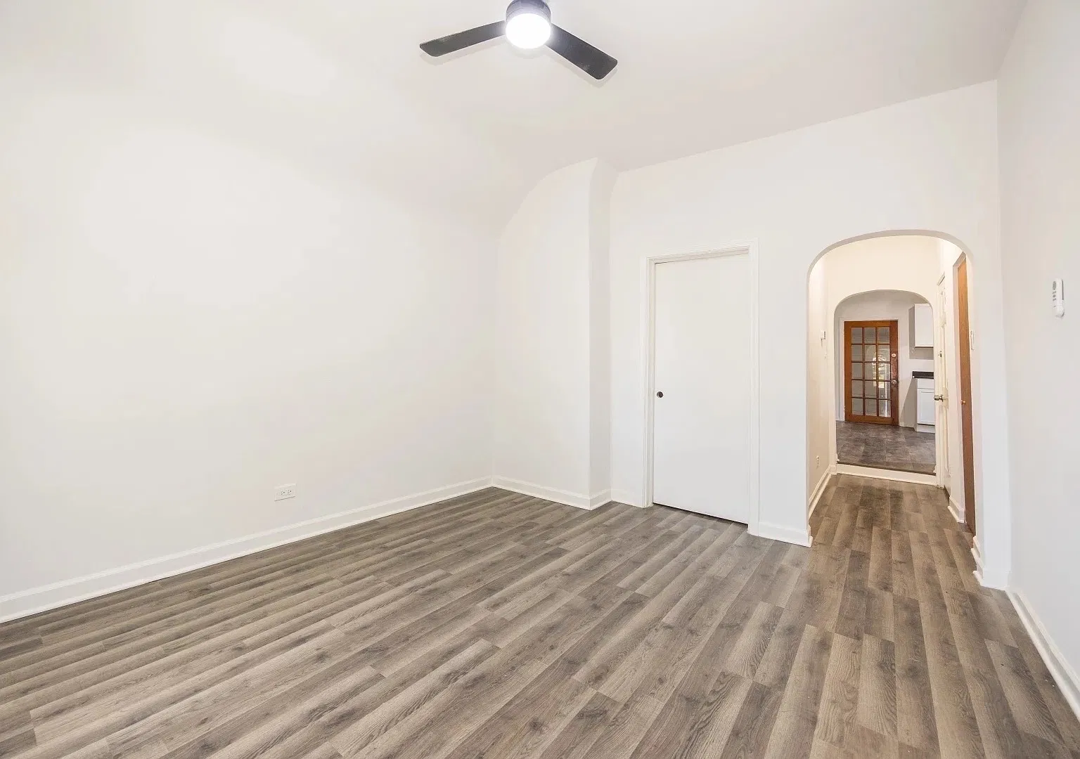 2 bed, 1000 sqft, $1,500 — Photo 4