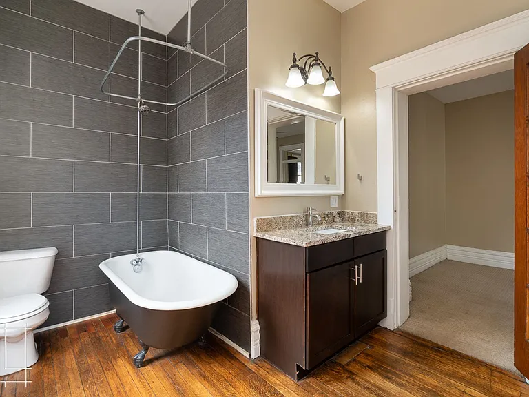 216 W. Hubbard Ave — Photo 11