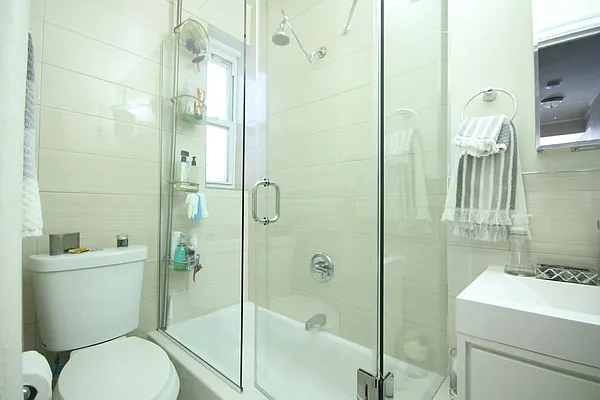 Rented by Dynamik Realty | media 12