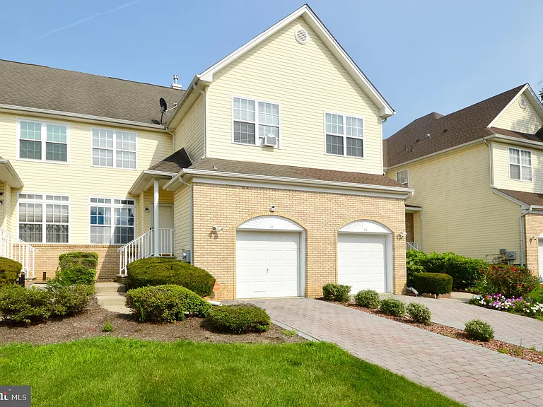 11 Wordsworth Ct — Photo 1