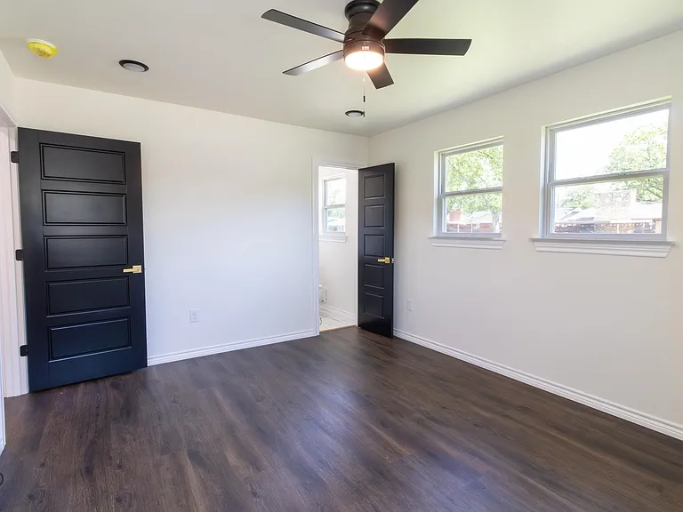 1310 Eleanor St — Photo 14