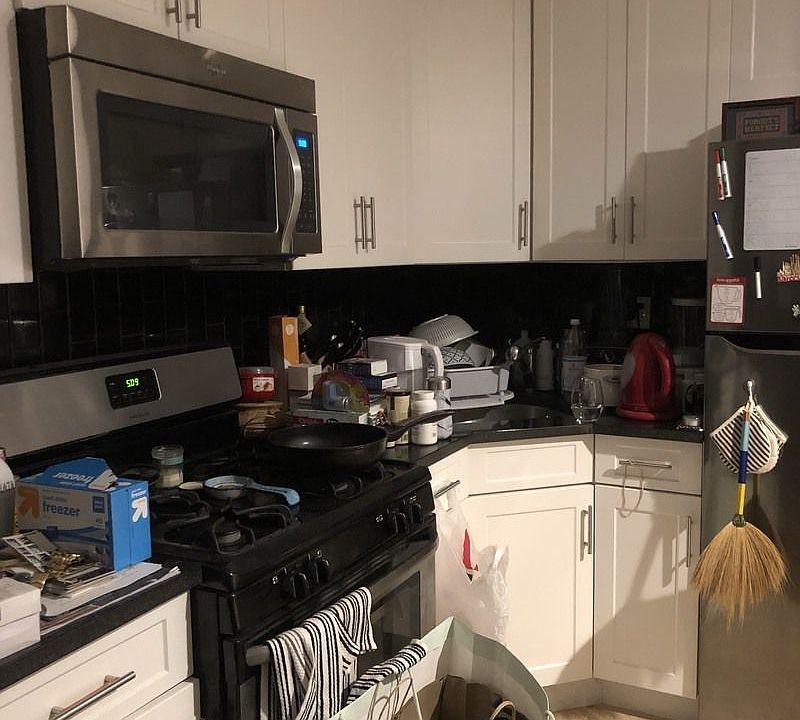 2nd image of 1462 Pacific St