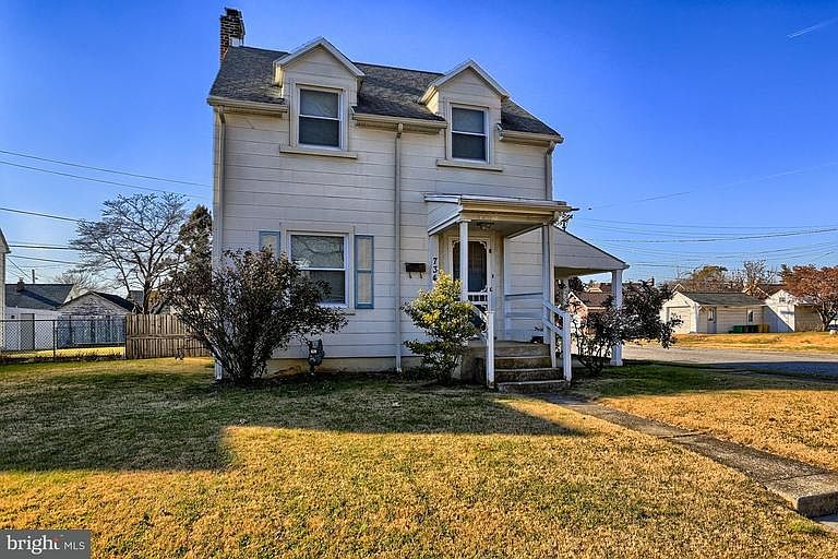 1st image of 734 Tioga St