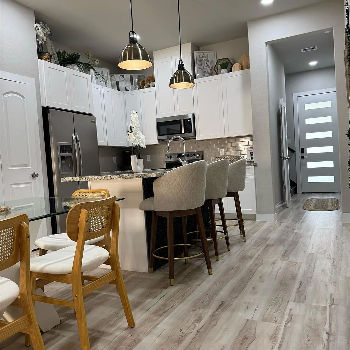 3 bed, 2.5 bath, 1472 sqft, $2,250 — Photo 1