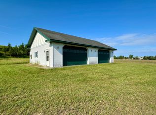 1102 Needle Point Dr, Cheboygan, MI 49721