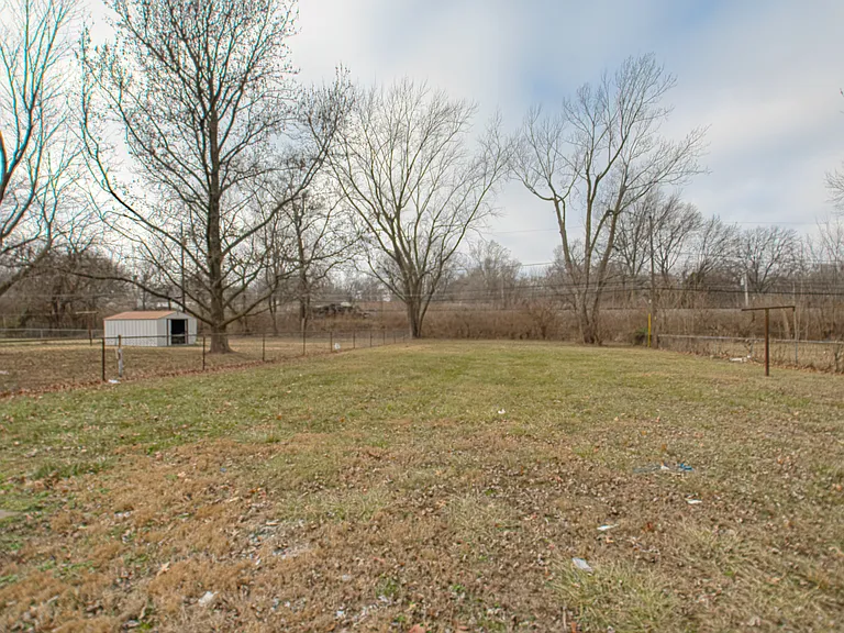 10746 Cambridge Ave — Photo 29