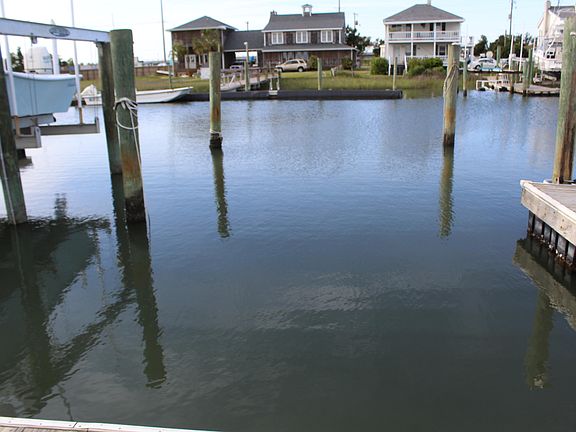 3rd image of Slip 4 Beaufort Marina Vlg Yacht Club