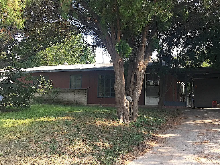 260 Kenmar Dr — Photo 2