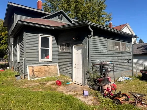 725 W Lincoln Ave, Ionia, MI 48846
