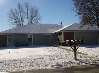 107 SW 20th Ter, Oak Grove, MO 64075