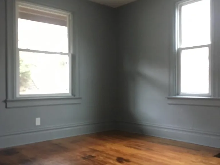 1516 Kenberma Ave — Photo 2