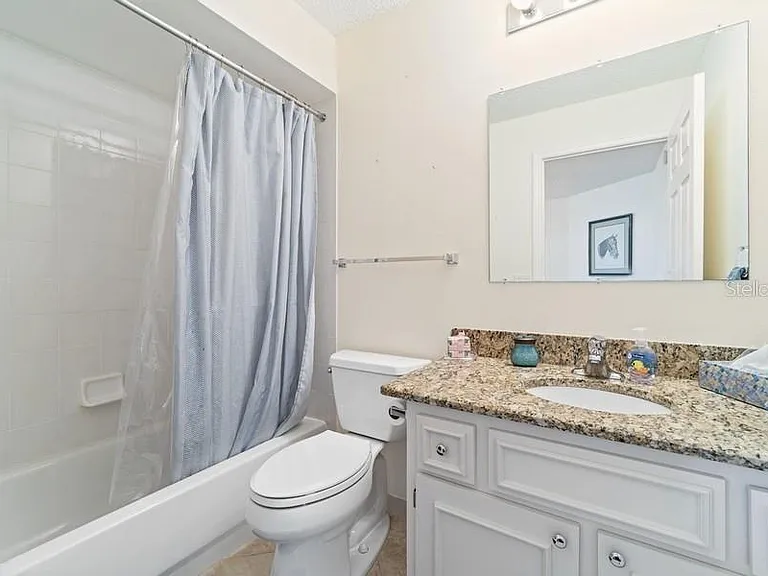 2038 NW 50th Ave — Photo 10