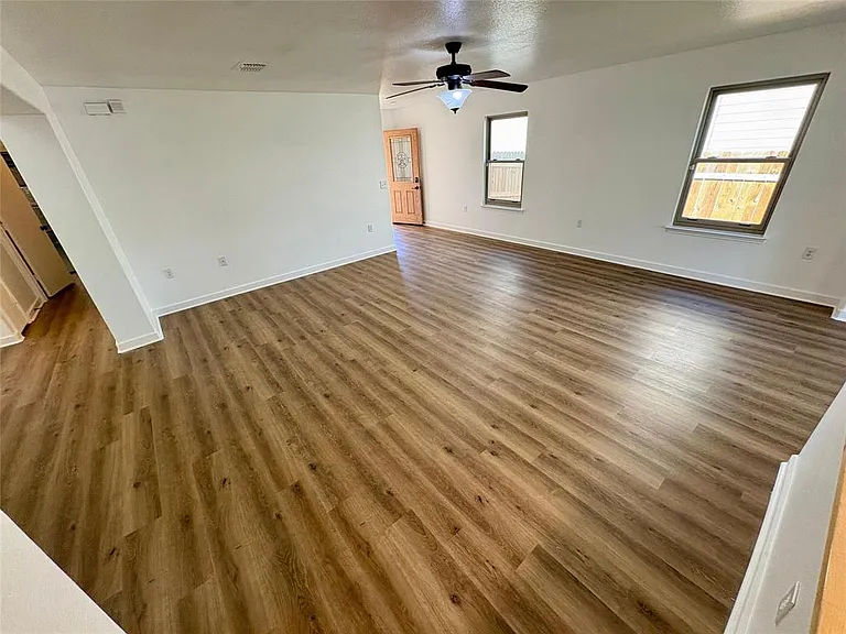 8003 Bannock Ln — Photo 12