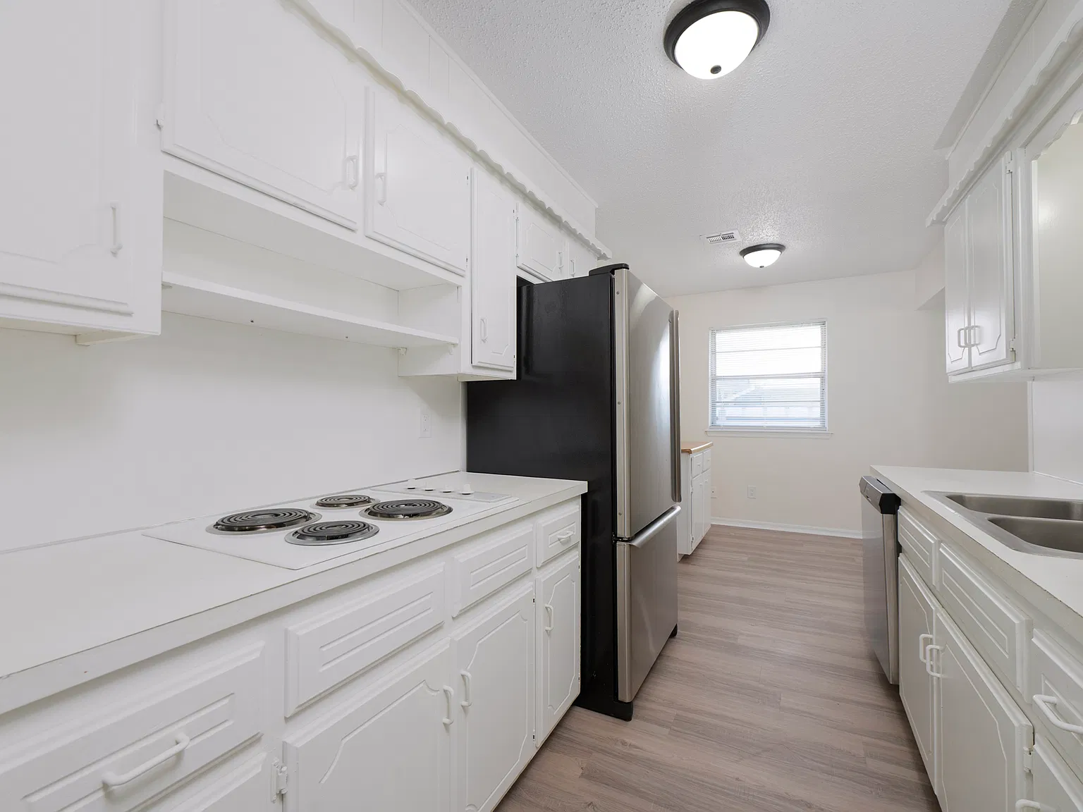 3 bed, 1300 sqft, $1,395 — Photo 4