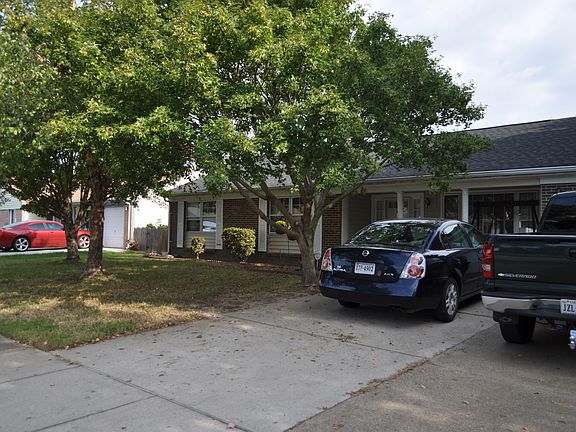 3rd image of 624 Whitechapel Dr