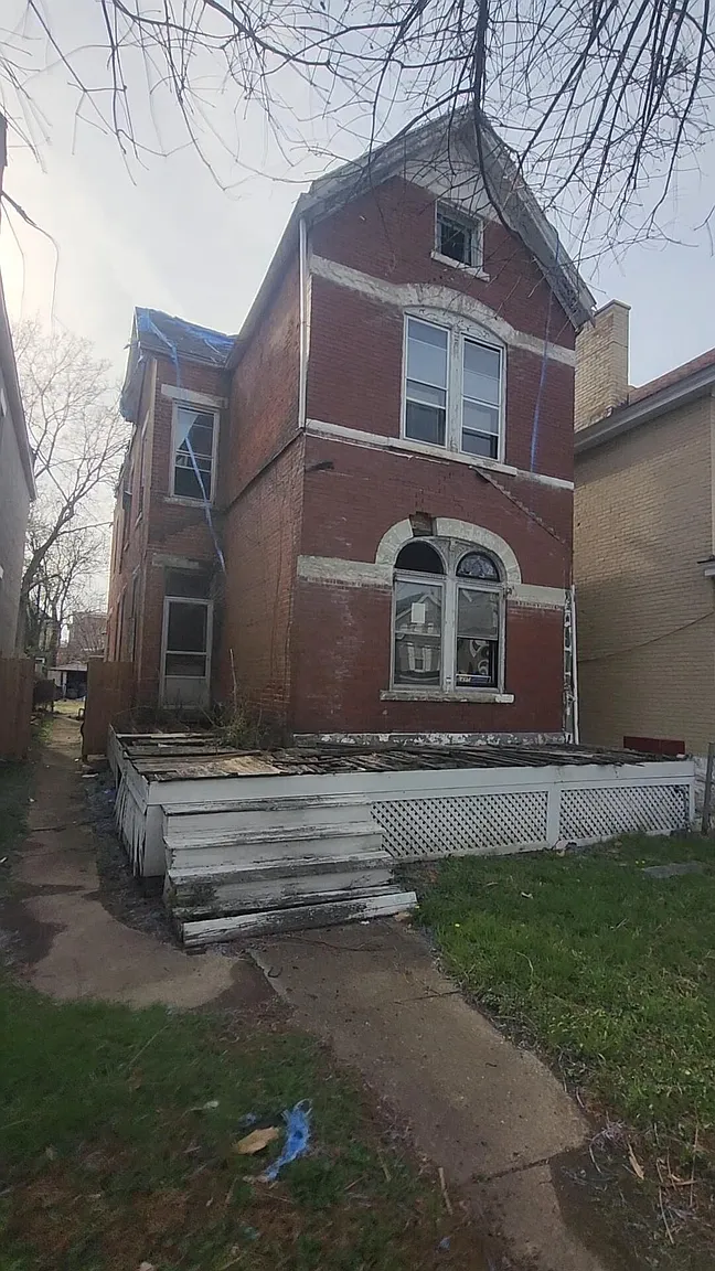 1717 Greenup St photo 1