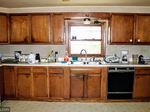 3rd image of 1803 N Nokomis NE