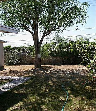 3rd image of 4313 Larchmont Dr