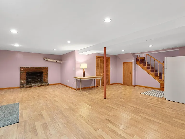 10 Cedar Ridge Dr — Photo 17