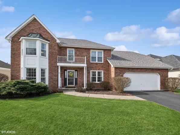 491 Mensching Rd, Roselle, IL 60172