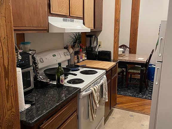 3rd image of 222 Williams St E APT 421